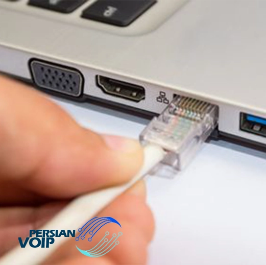 تصویری از یک کابل شبکه لپ تاپ